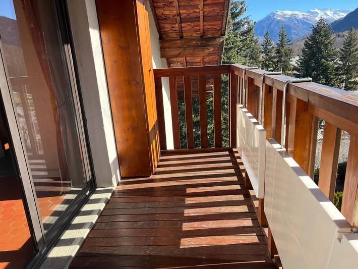 Gîte pour 6 personnes, avec vue et balcon à Saint-Léger-les-Mélèzes - 2