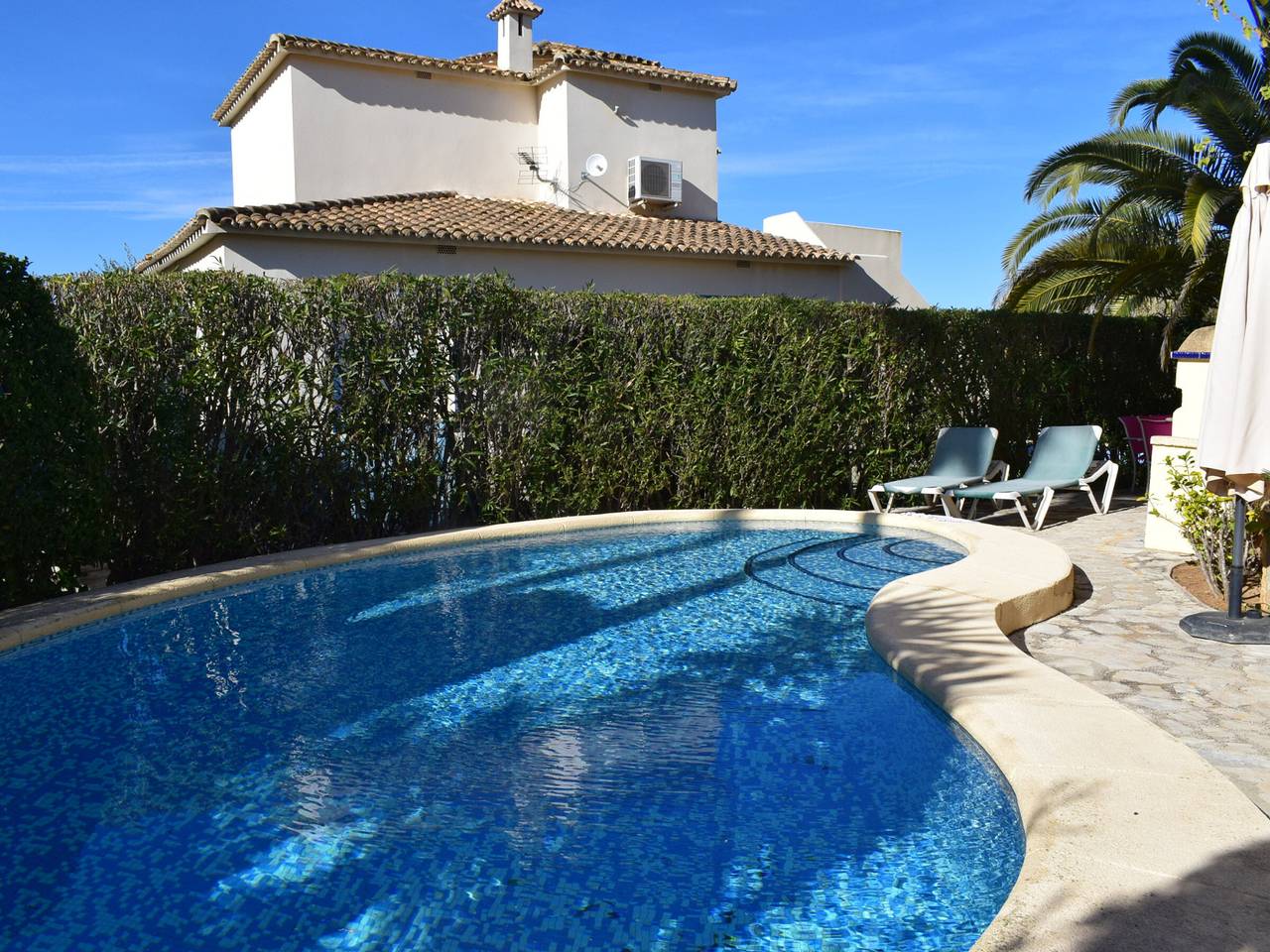 Chalet in Oliva Nova with private pool, Wi-Fi, air conditioning in Oliva, Costa Blanca