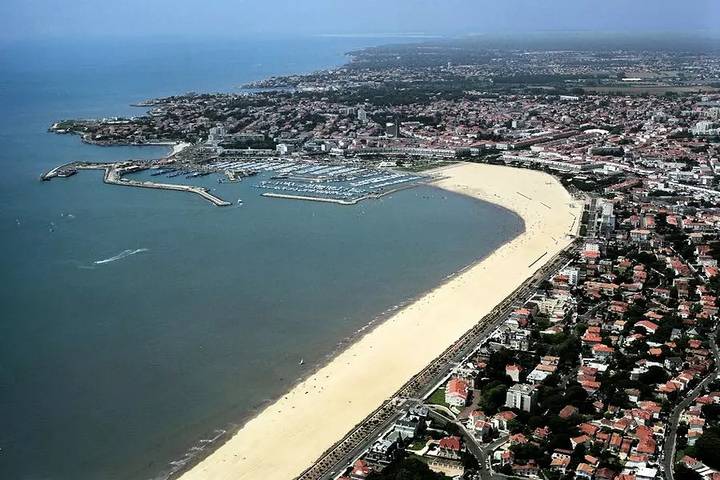 Camping pour 4 personnes, avec terrasse et piscine, animaux acceptés à Royan - 2