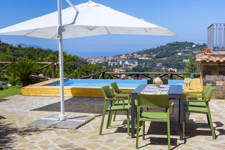 Amore Rentals - Casa I Giardini di Sorrento con Piscina, Sauna, Vista Mare in Sorrento, Province de Naples