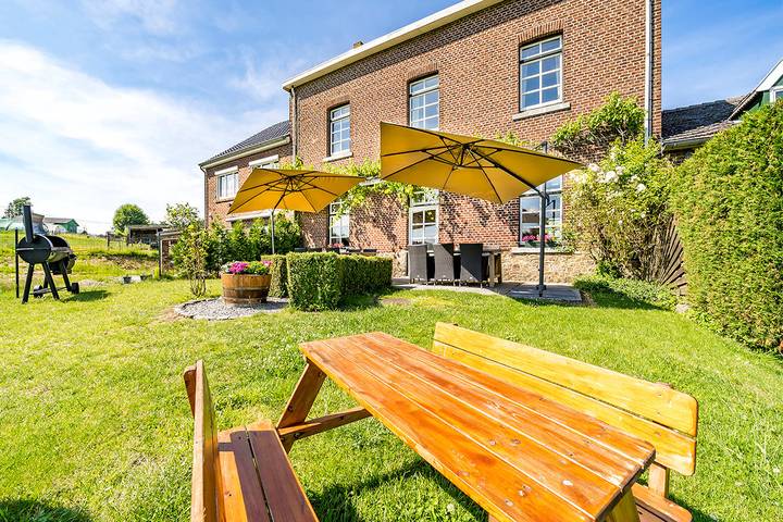 Gîte pour 12 personnes, avec jardin ainsi que jacuzzi et terrasse - 1