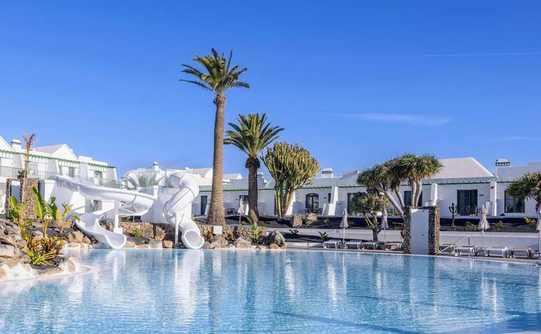 Hôtel pour 2 personnes, avec bassin pour enfant ainsi que jardin et piscine, animaux acceptés