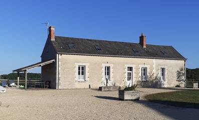 Gîte pour 14 personnes, avec jardin et terrasse à Channay-sur-Lathan