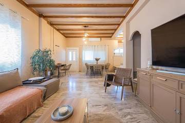 Gîte pour 7 personnes, avec vue et terrasse dans Kyllini