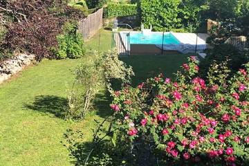 Gîte pour 6 personnes, avec jardin ainsi que piscine et terrasse à Le Rouget