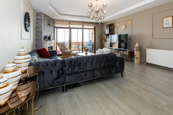 Villa pour 8 personnes, avec vue et vue sur le lac ainsi que jardin et piscine à Istanbul - 2