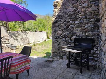 Gîte pour 5 personnes, avec terrasse et jardin dans l' Ariège
