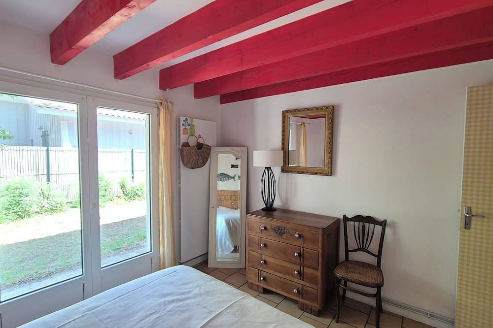Charming family villa in the heart of the Cap Ferret peninsula in Le Canon, Lège-Cap-Ferret