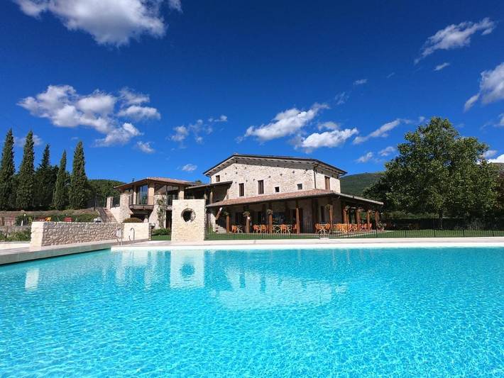Villaggio vacanza per 4 persone, con Balcone e Terrazza nonché Giardino e Piscina per bambini in Umbria