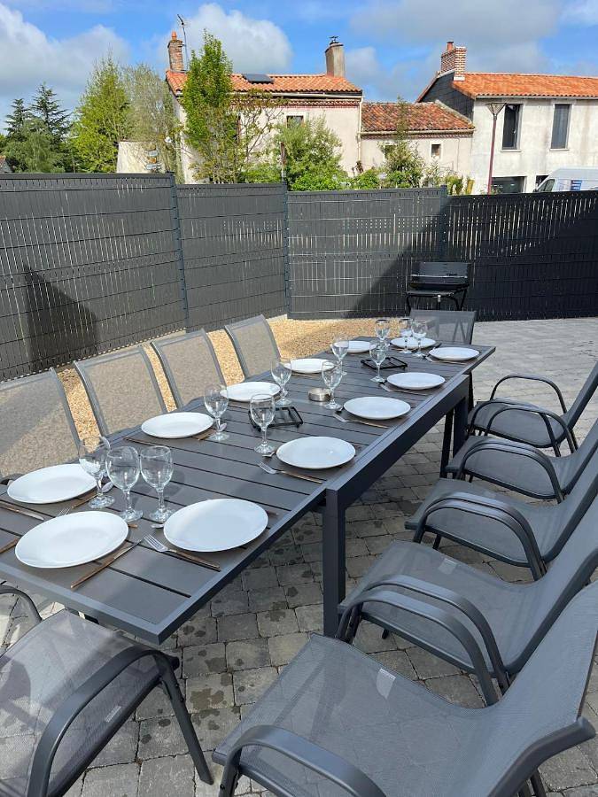 Location de vacances pour 12 personnes, avec jacuzzi et terrasse dans Argentonnay - 2