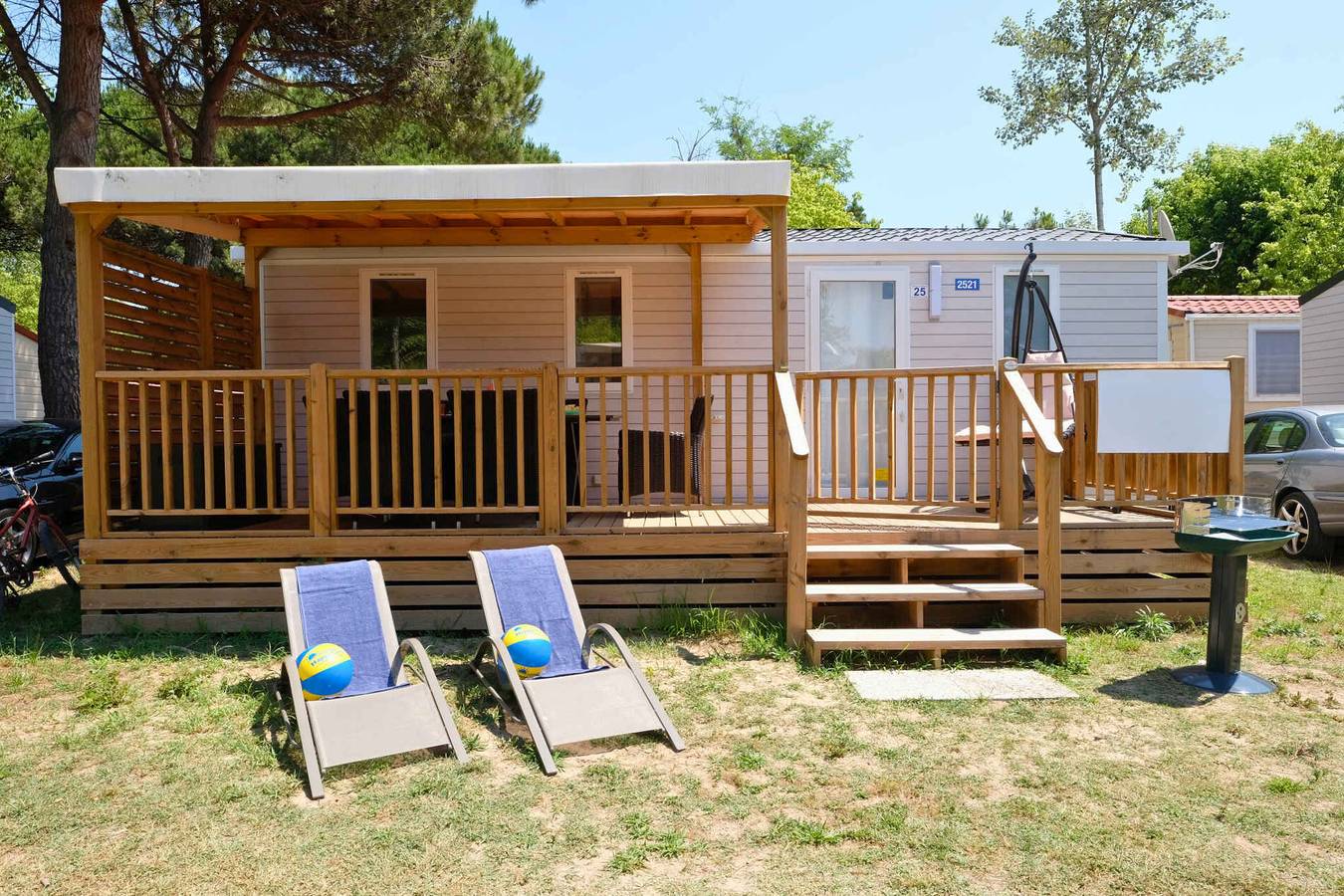 Mobilehome mit Klimaanlage und Terrasse mit Meerblick  in Novigrad, Tar-Vabriga