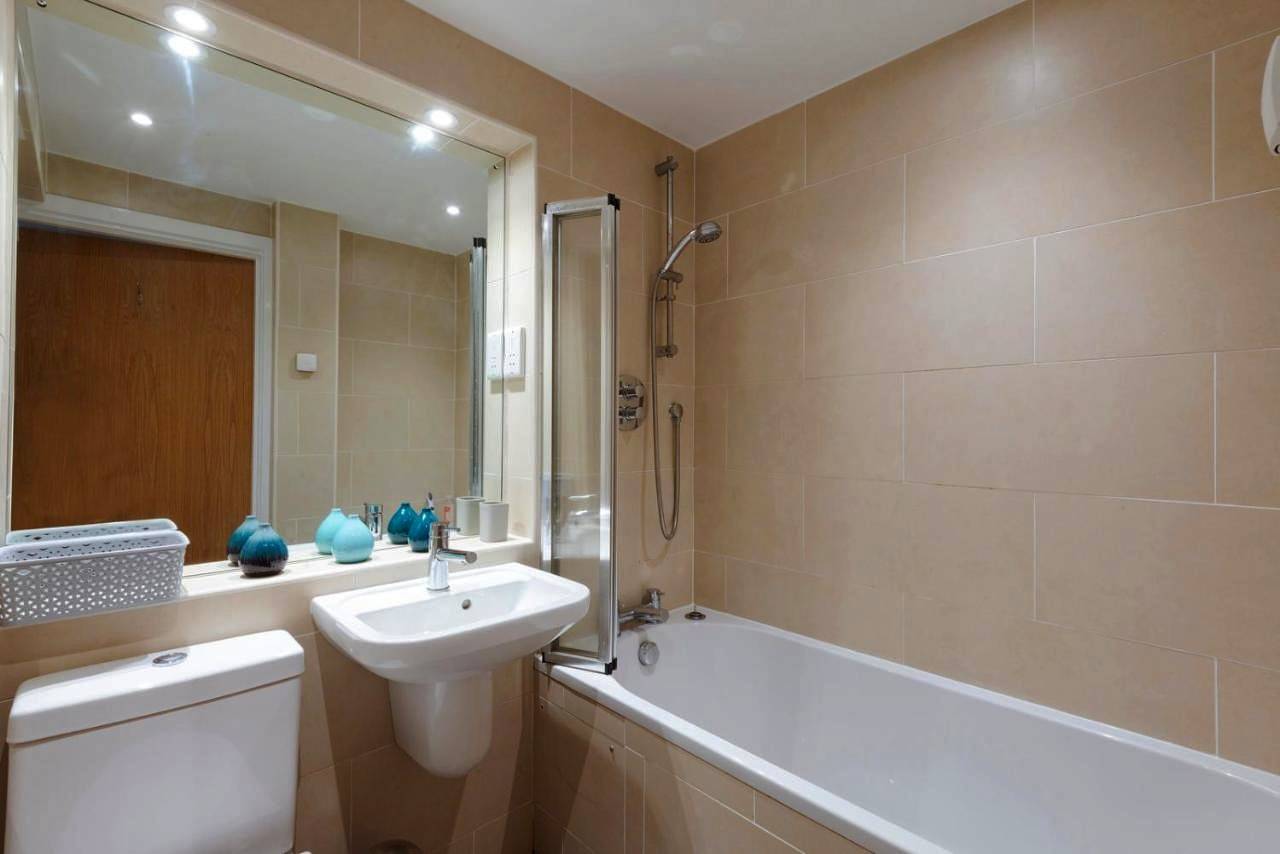 Entire apartment, Holiday apartment for 4 people with balcony in Porth, Newquay
