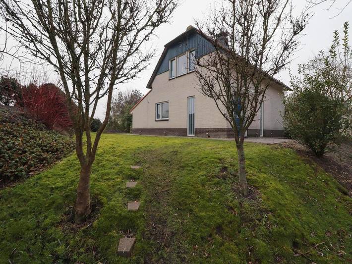 Ferienhaus für 6 Personen, mit Terrasse und Whirlpool sowie Garten und Sauna in Makkum