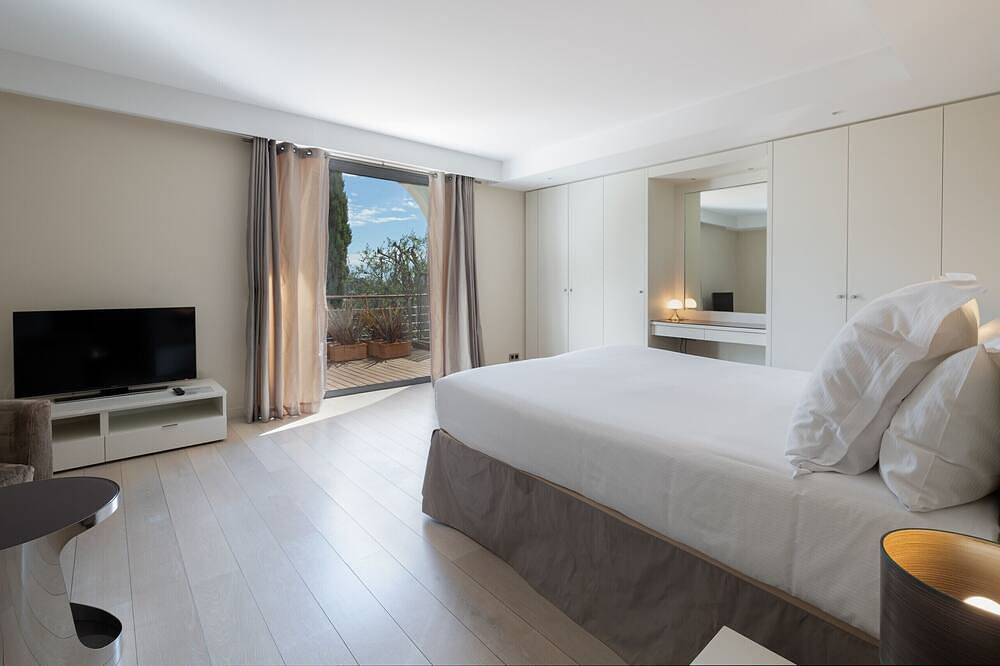 Villa Avalon in Saint-Jean-Cap-Ferrat, Mediterranean Coast (France)