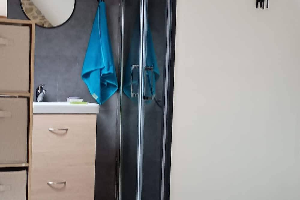 Lovely gîte in Normandy, Cotentin, close to the sea, Cherbourg and sainte mère église. in Quettehou, Cherbourg region