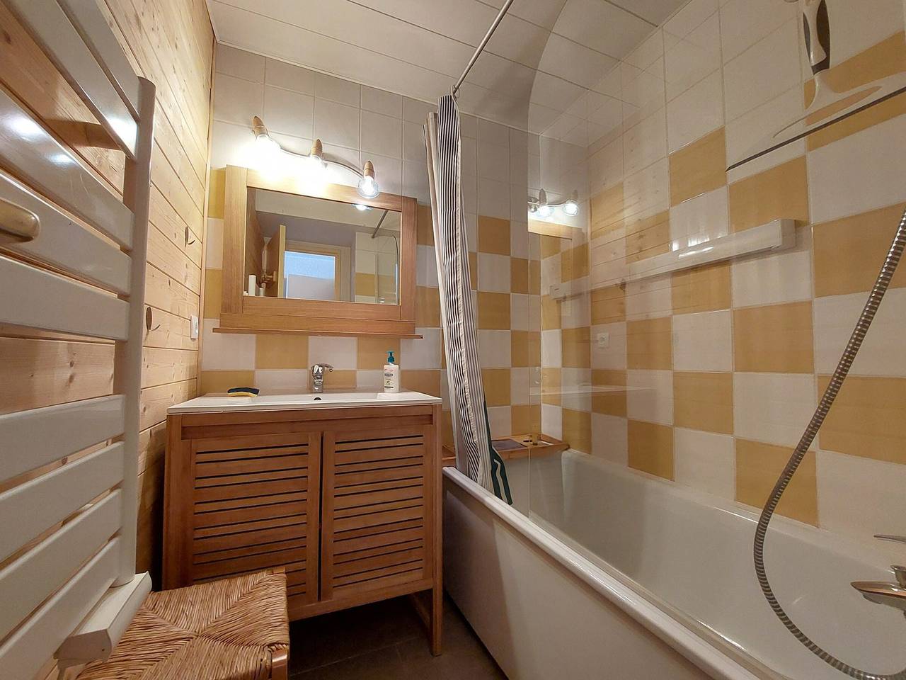 Estudio entero, Estudio moderno en el centro, ideal para parejas in Mont-de-Lans, Les Deux Alpes
