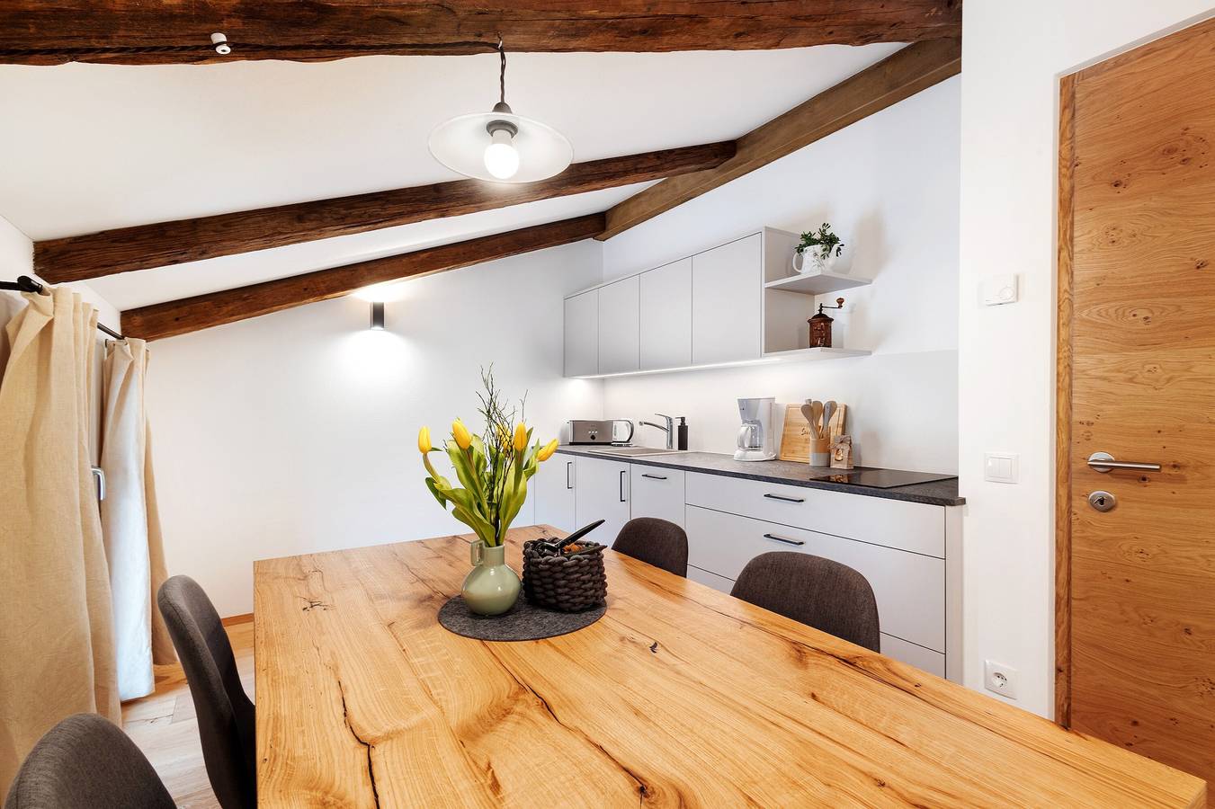 Ganze Wohnung, Ferienwohnung 'Herzleierhof Friedrich Von Rodank' mit Bergblick, Gemeinschaftsgarten und Wi-Fi in Rodeneck, Dolomiti Superski
