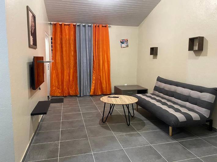 Appartement de vacances pour 5 personnes, avec terrasse et jardin, animaux acceptés