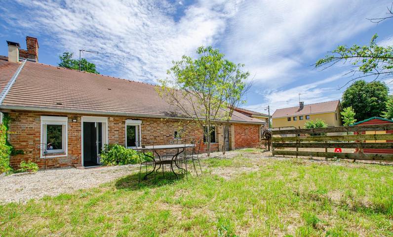 Gîte pour 5 personnes, avec jardin à Brévonnes