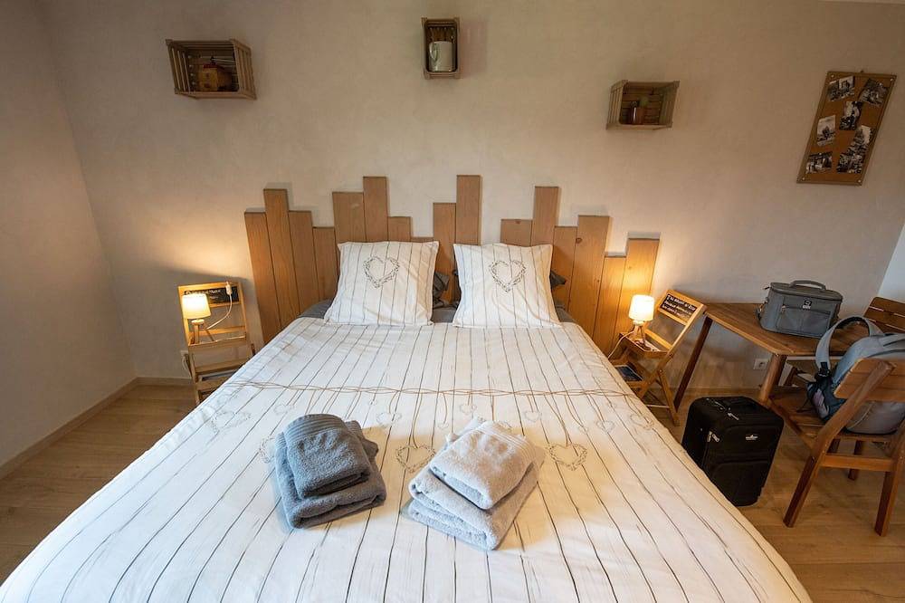 Chambres d'hôtes nos racines - le tson - Chambre avec espace de travail - salon et cuisine partagée in Saulxures-sur-Moselotte, Parc naturel régional des Ballons des Vosges