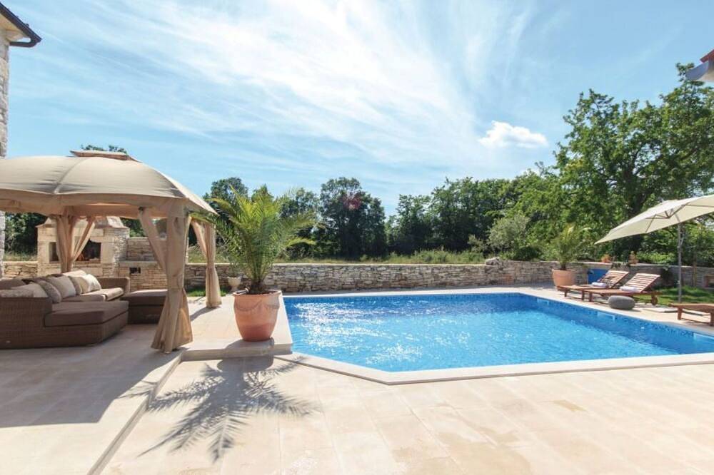 Villa Mela by Villas Guide in Barban, Zuidkust Istrië