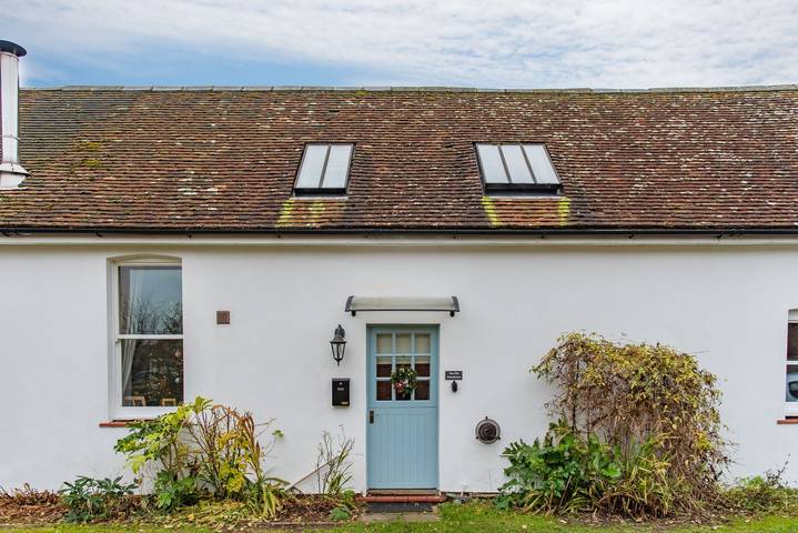 Cottage for 4 people, with garden, with pets in Canterbury