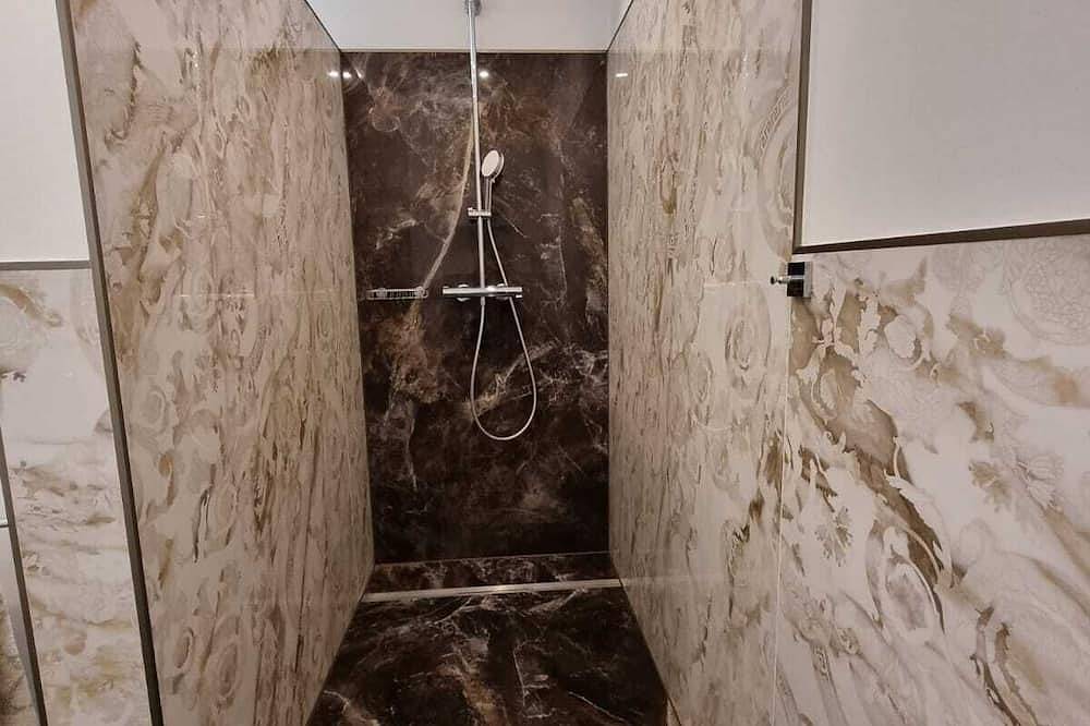 Ganze Wohnung, Ferienwohnung \"Hafenperle\" direkt am Wasser im Herzen von Bad Zwischenahn in Zwischenahner Meer, Bad Zwischenahn
