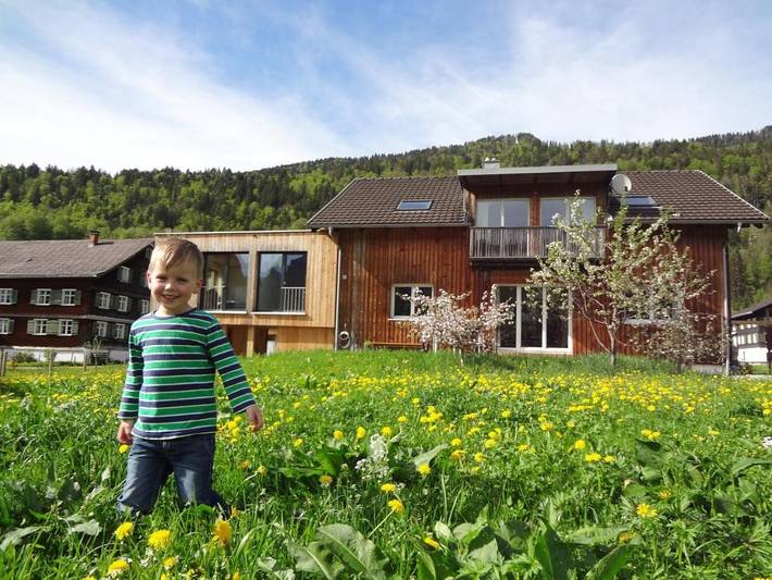 Gîte pour 7 personnes, avec jardin et vue à Bezau