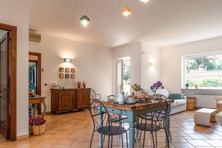 Location de vacances pour 4 personnes, avec vue et jardin à Selva di Fasano
