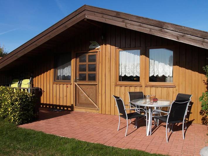 Ferienhaus für 5 Personen, mit Terrasse und Garten sowie Pool