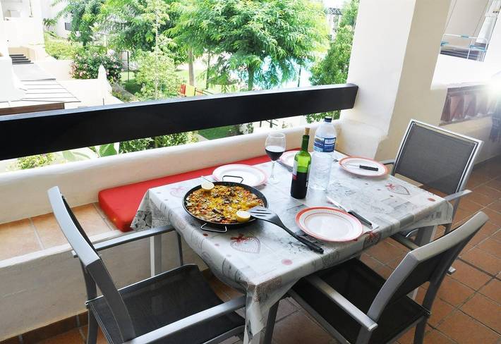 Entire apartment, Apartment 'Residencial Duquesa Fase I' with Terraces, Shared Pools & Wi-Fi in San Luis de Sabinillas, Manilva