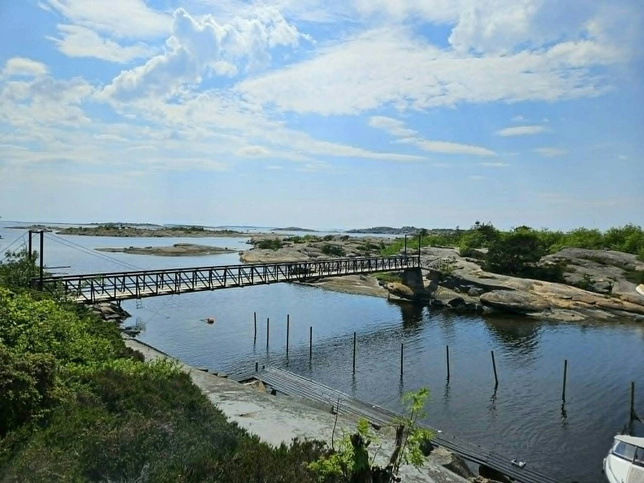 Hütte auf Felsen mit eigenem Steg auf Onsøy in Fredrikstad