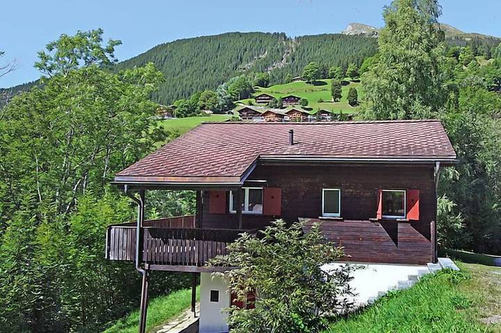 Ferienhaus für 6 Personen, mit Terrasse und Balkon/Terrasse