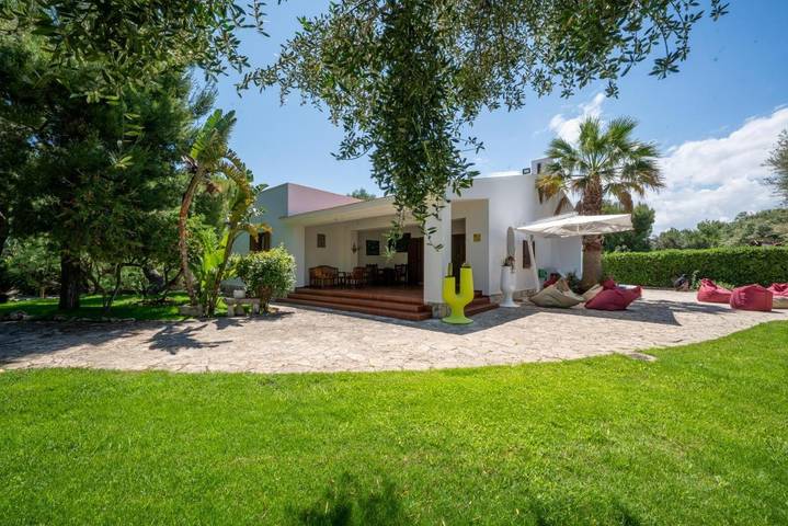 Appartamento per 8 persone, con Balcone e Terrazza nonché Giardino e Piscina a Rosa Marina