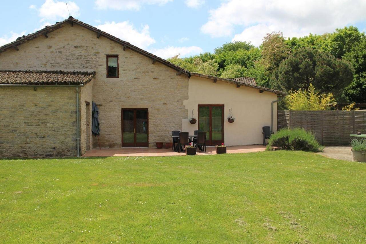 Three-Bedroom House in Lezay, Région de Niort