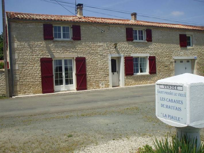Cottage pour 4 personnes, avec terrasse et piscine à Saint-Pierre-le-Vieux (Vendée)