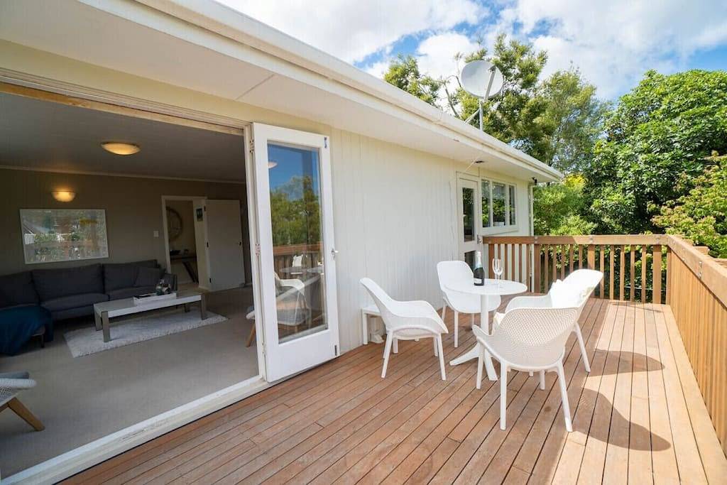 Two Mile Bay Getaway – Comfort & Convenience with Wi-Fi in Taupo, Taupo District