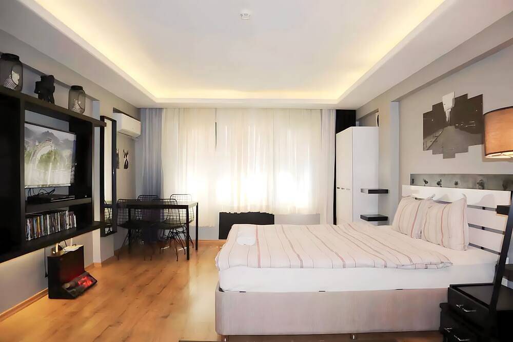 Apartamento entero, Cozy Central Apartment with Elevator&Patio Near Metro 2 minute walking in Şişli, Estambul