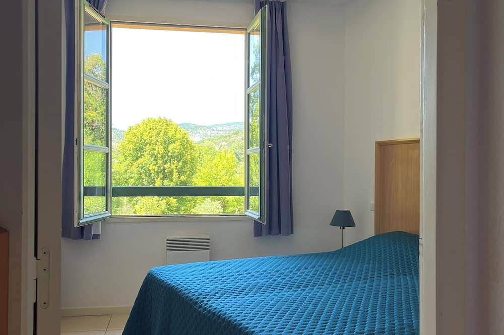 Duplex B en Rez de parc, 4 adultes en résidence de tourisme avec piscine in Montbrun-les-Bains, Région de nyons