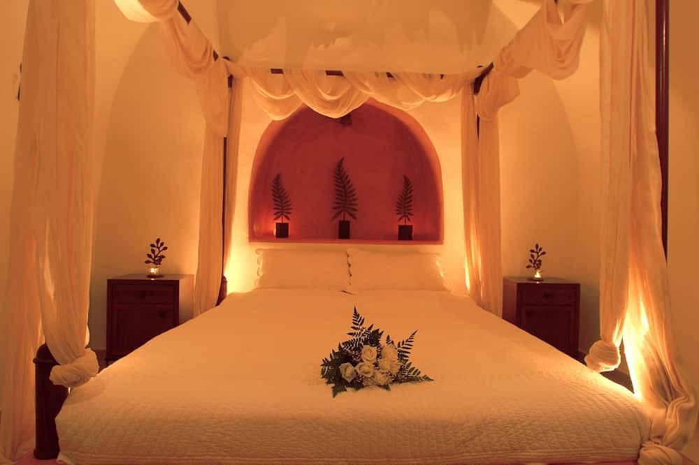 Grand Canava - Unique 1868 Winery Canava - Caldera View, Private Pool, Jacuzzi in Ormos Ammoudiou, Oia