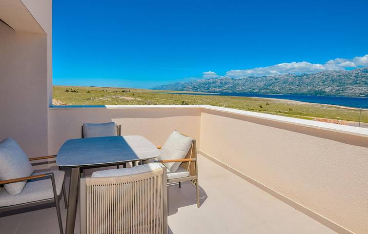 Ferienhaus für 8 Personen, mit Terrasse und Pool sowie Garten in Razanac - 2