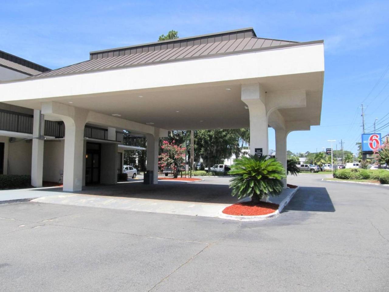 Entire apartment, 1 King Bed | Mobility Accessible Tub, Nsmk in Savannah, Chatham County