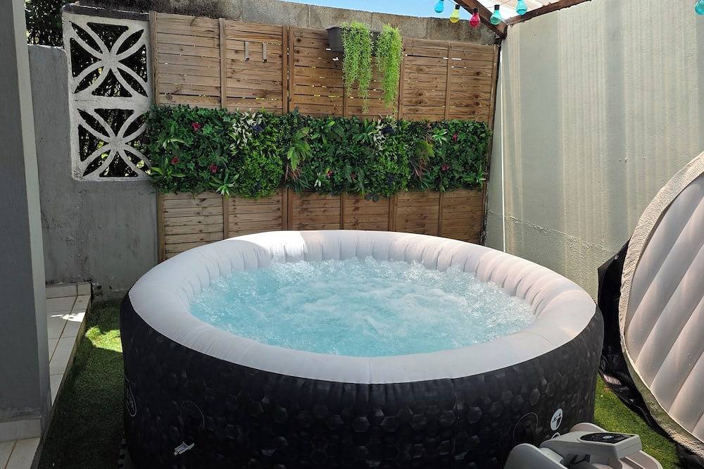Appartement entier, Charmant T1 bis avec spa privé in Remire-Montjoly, Guyane française