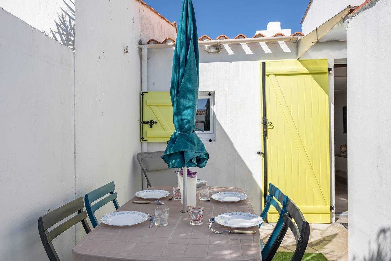 Studio entier, Studio 'Piscine Partagée' avec piscine partagée, terrasse privée et Wi-Fi in Bretignolles-sur-Mer, Vallée de la Loire