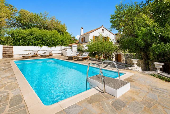 Villa für 4 Personen, mit Balkon und Garten - 1