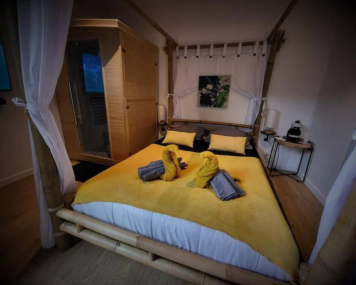 Location de vacances pour 2 personnes, avec jardin ainsi que sauna et jacuzzi à Saint-Coulitz - 2