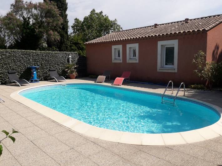 Gîte pour 5 personnes, avec terrasse ainsi que piscine et jardin à Saint-Just-d'Ardèche