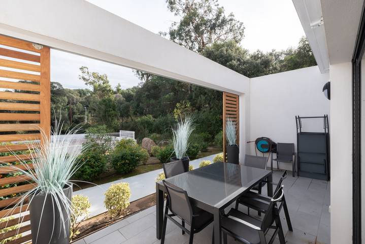 Appartement entier, L'Ebène - Bel appt pour 6 personnes avec vue mer in Coti-Chiavari, Région d'Ajaccio