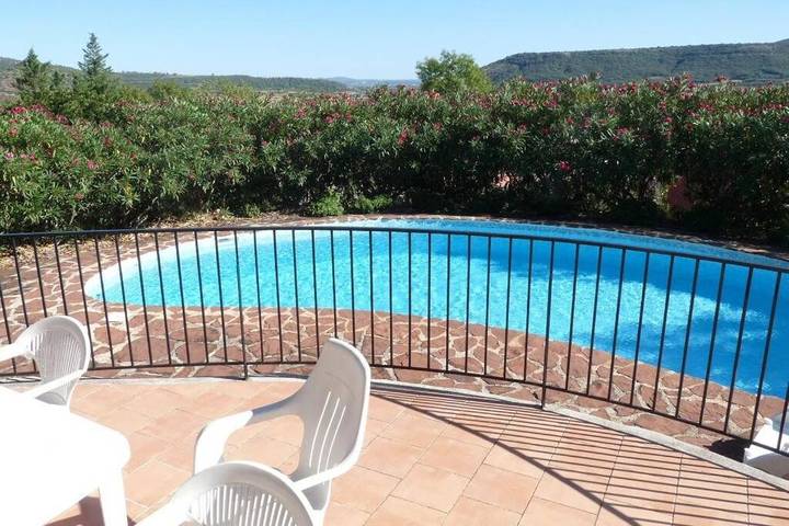 Location de vacances pour 8 personnes, avec piscine ainsi que jardin et terrasse à Bosc - 2