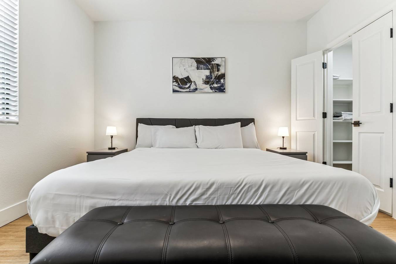 Ganze Wohnung, Cozysuites Glendale by the stadium with pool 21 in Glendale, Maricopa County